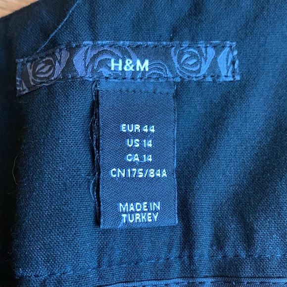 H&M, solid black flat front wide leg casual pants. Size 14. - Picture 4 of 15